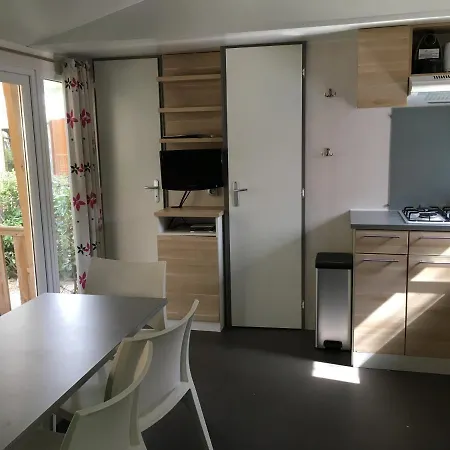 Azur Beach Kamp alanı Grimaud
